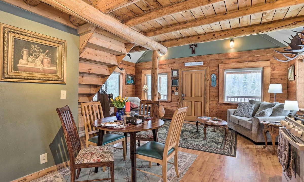 Knik-Fairview Cottage | 'snowshoe Cabin' w/Gas Grill: Fish & Hike!