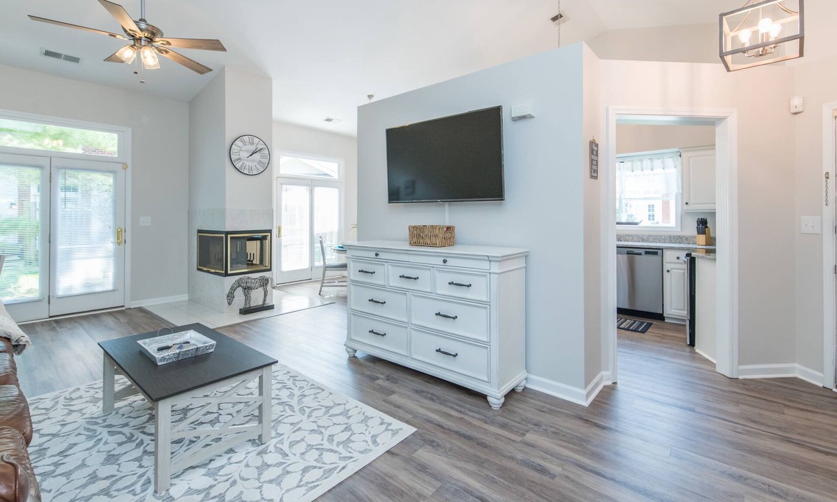 Lexington House | Southern Charm - 2BR - BBQ - Walk to Kroger Field