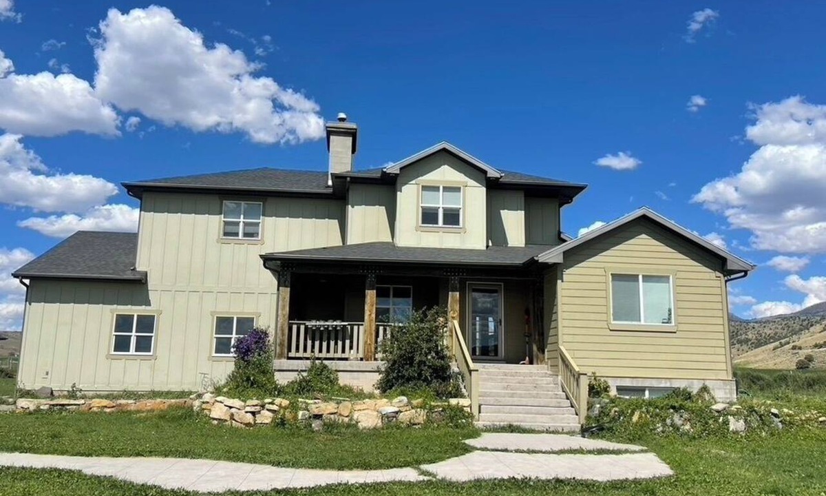 Wayne County House | Spacious 4-BDRM home in Capitol Reef Country: Apricity House Welcomes You