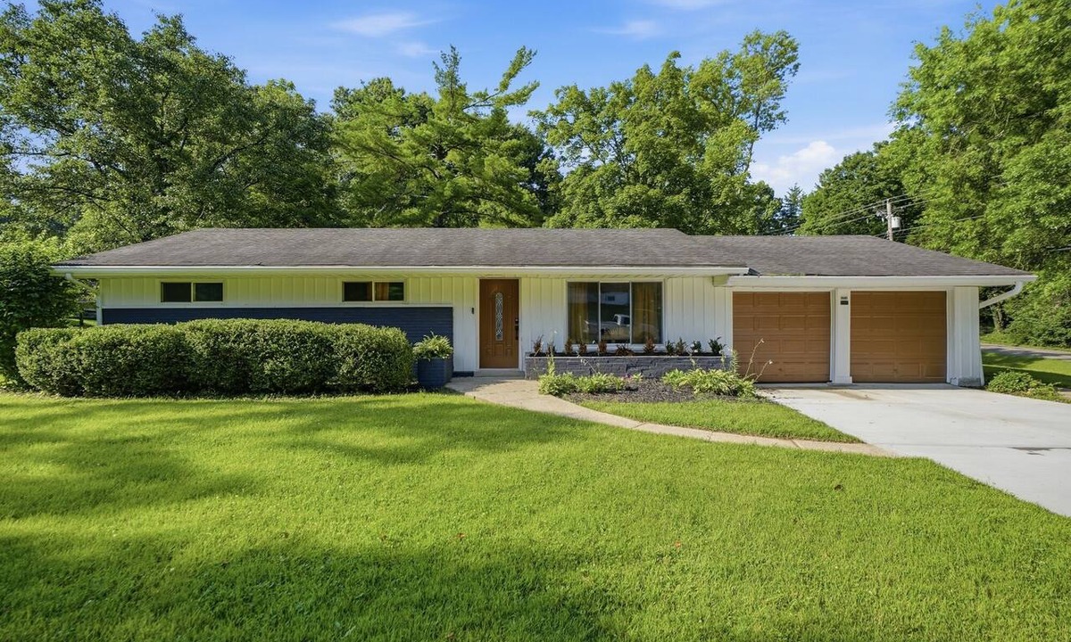 Covedale House | Spacious 4-bedroom house in adorable Cincinnati close to downtown