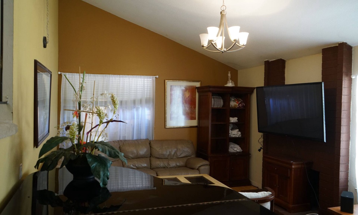 Edenvale House | Spacious 5-bedroom house in enjoyable San Jose with WiFi, AC