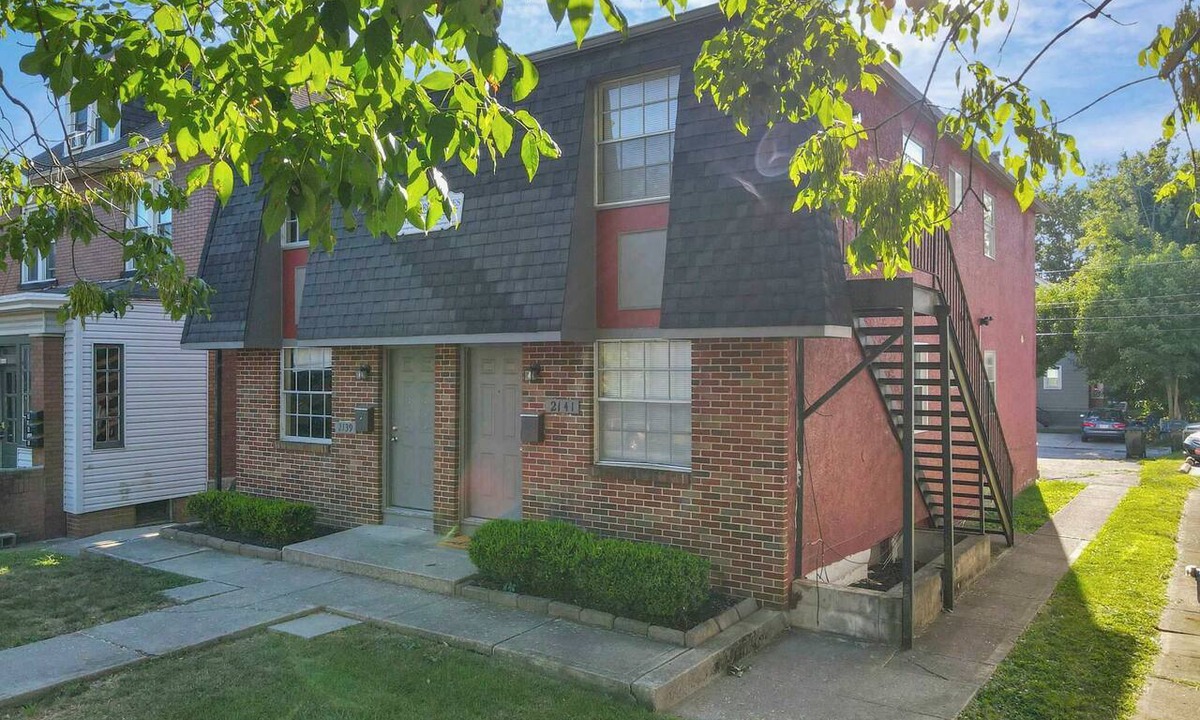Old North Columbus Condo | Spacious 5-Bedroom Retreat in Central Columbus Perfect for Groups!