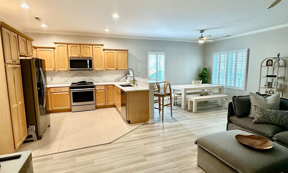Rehoboth Beach House | Spacious 8br/5.5ba home in Rehoboth Beach. WiFi, Pool, Pet friendly, Renovated.