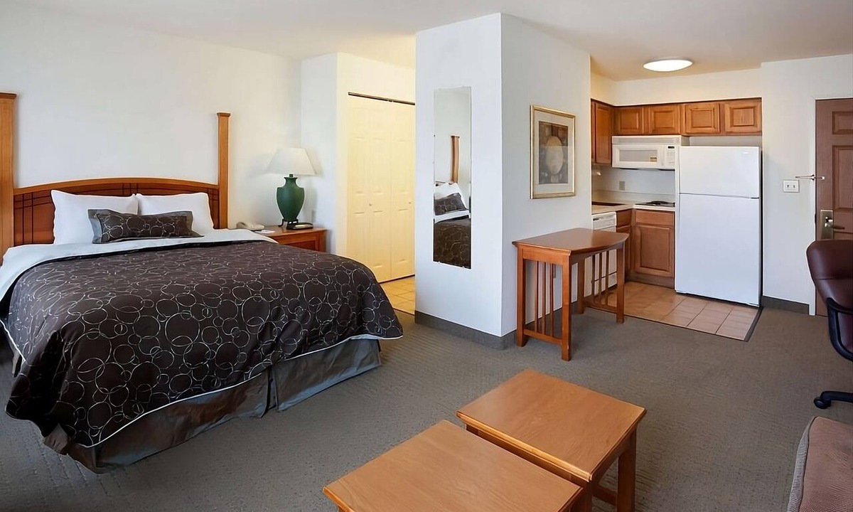 Vance Jackson Hotel | Spacious Accommodation Near San Antonio International Airport | Free Breakfast