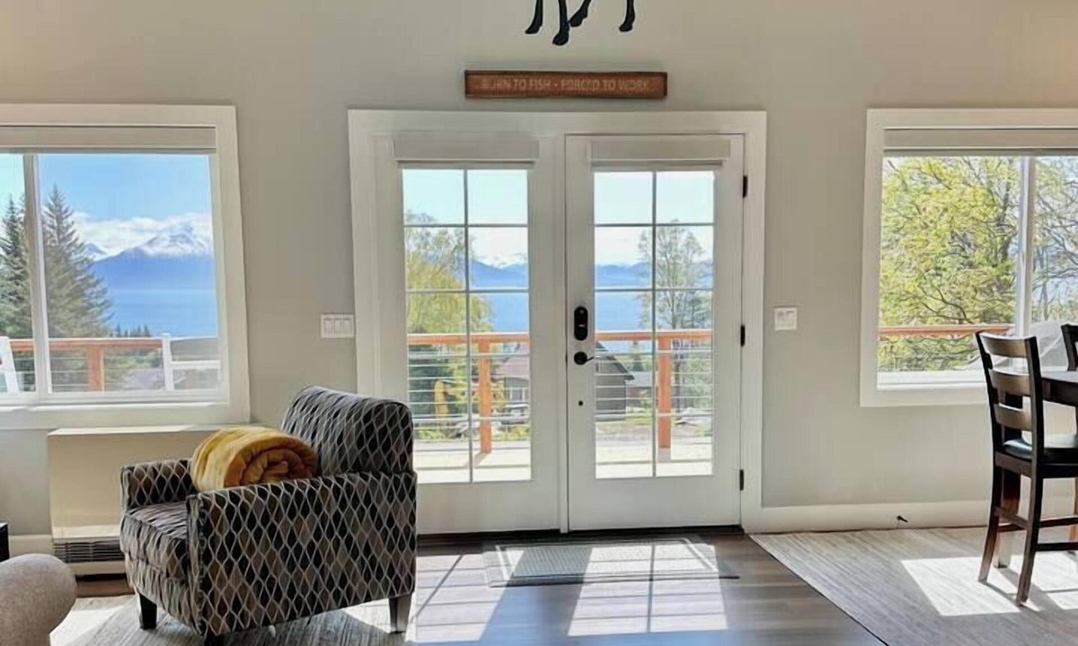 Homer House | Spacious Beautiful home w/Mountain Bay Views