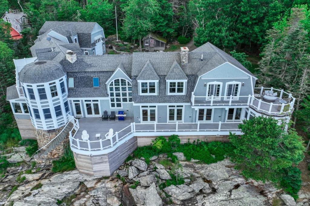 Georgetown House | Spectacular oceanfront retreat with amazing views, sunroom & washer/dryer