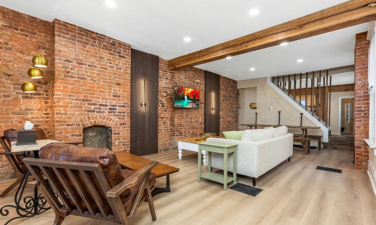 Franklin Park House | Steps to Franklin Park & East Market | 5 min to DT