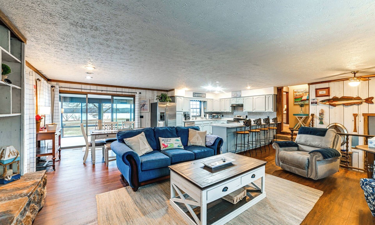 Hardin House | Steps to Shore: Group Getaway on Kentucky Lake!