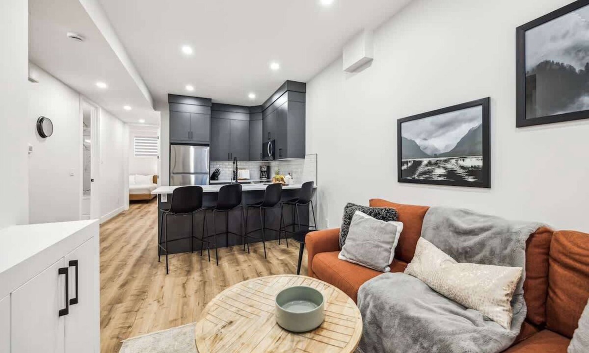 Southwest Calgary House | Steps to Transit Bright Kitchen Parks & Shops