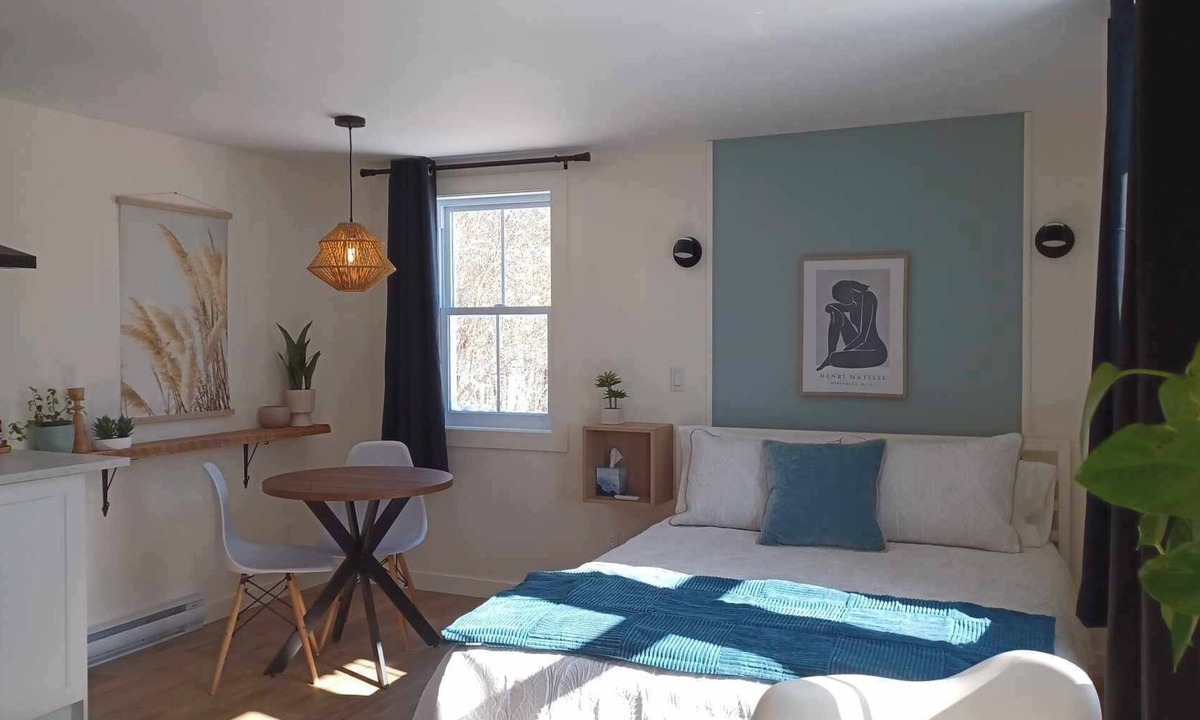 Bonaventure Apartment | Studio 109 With kitchen and laundry