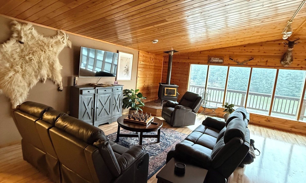 Kodiak Apartment | Stunning Lake Views with True Rugged Alaska Charm