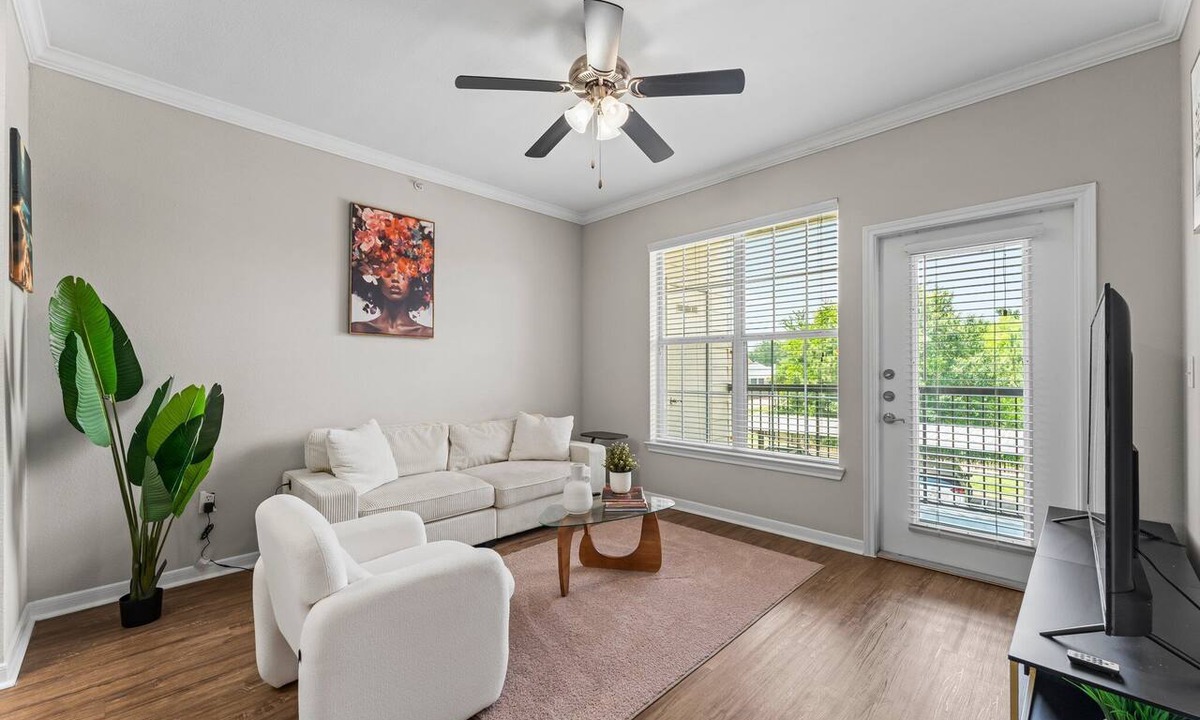 Alden Bridge Apartment | Stylish 1BR Minutes to The Woodlands TX