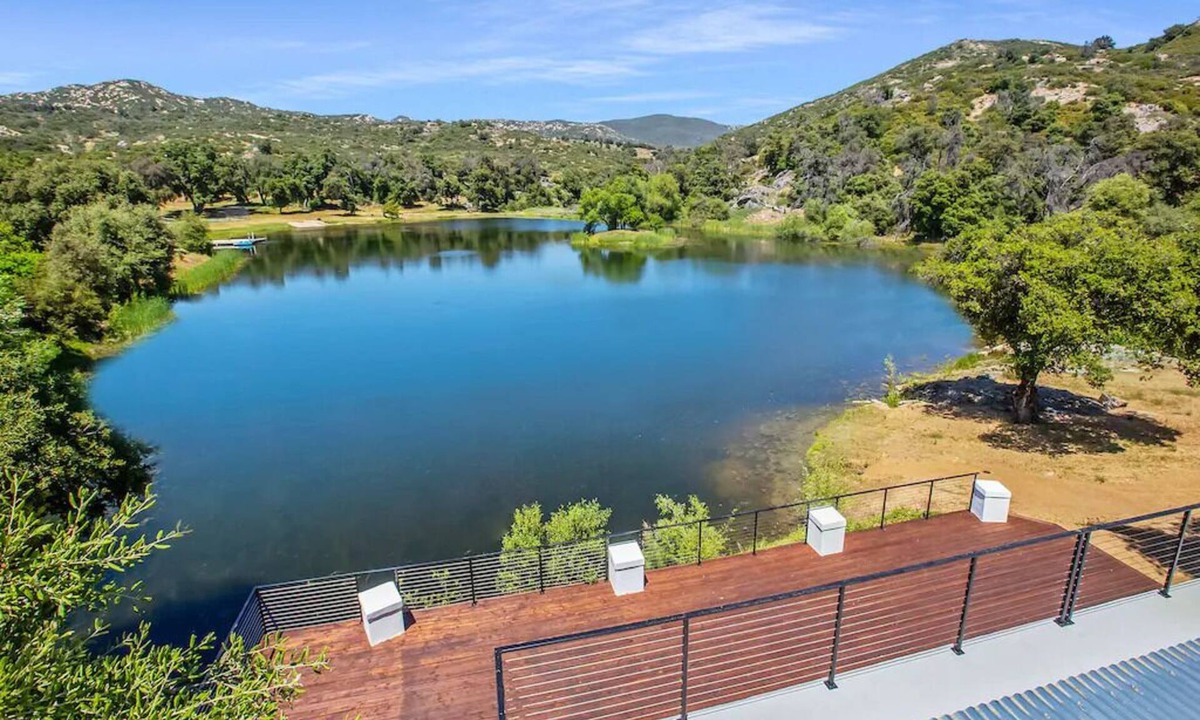 Descanso House | Stylish Lakefront -Backyard Fishing -near Julian