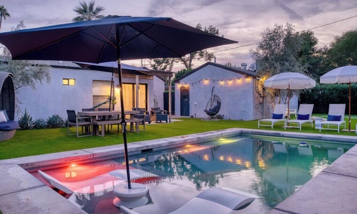 Pierson Place Historic District House | Stylish Retreat: Heated Pool w/Jets, Putting Green & Outdoor Kitchen