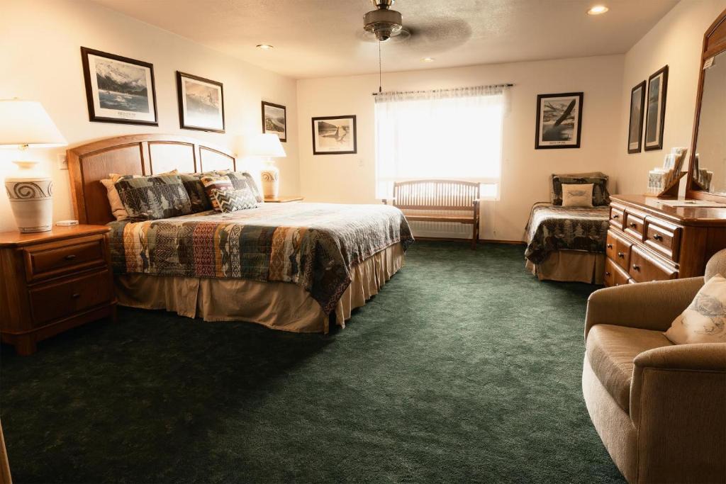 Haines Apartment | Suite 1 Lynn View Lodge