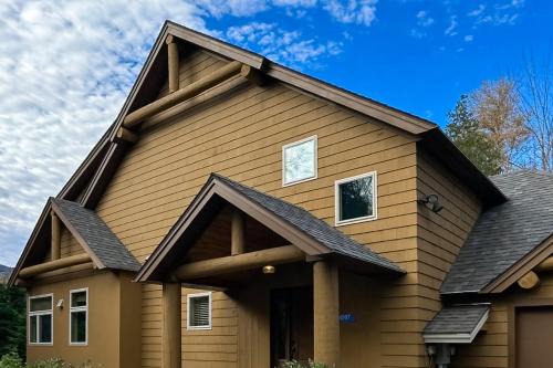 Carrabassett Valley House | Summit Retreat