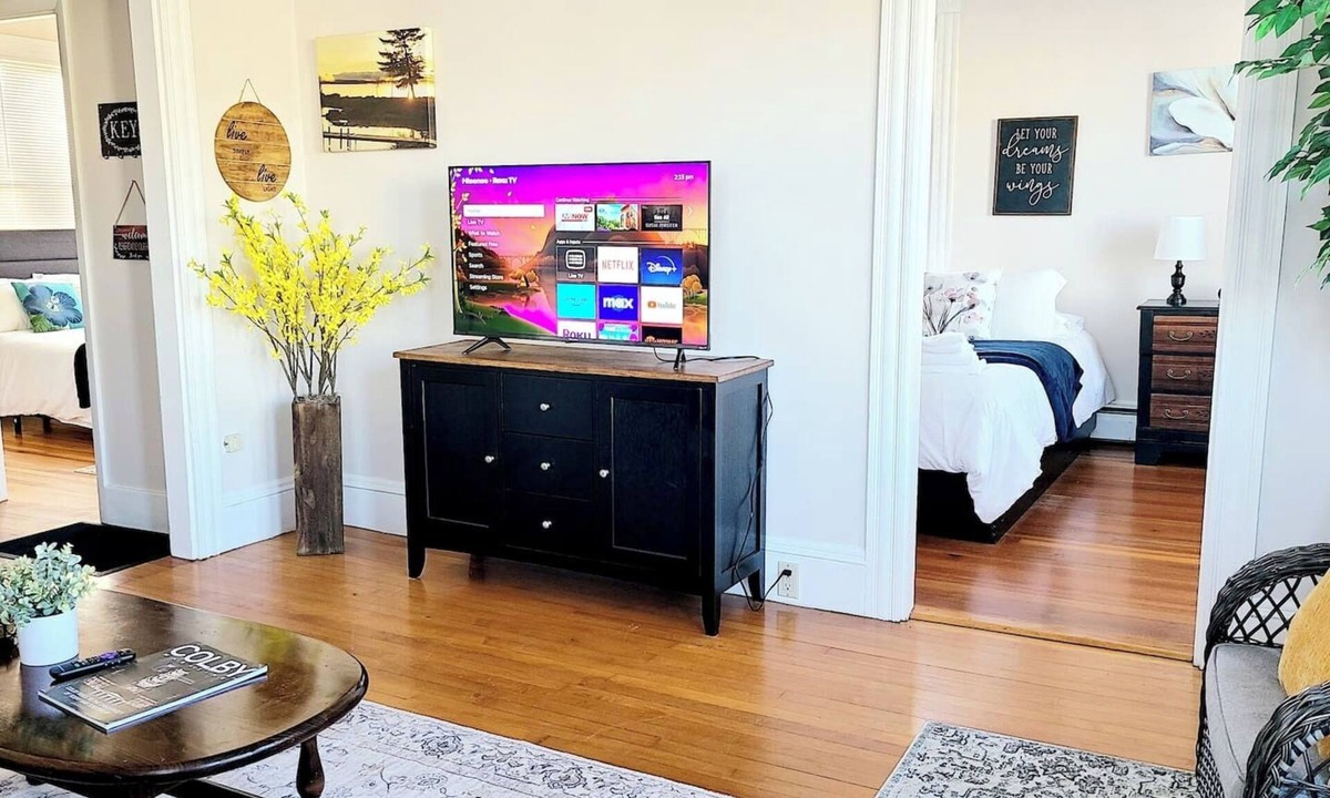 Waterville Apartment | Sun-kissed Serenity - 2 Bdrm Apt with Sunroom