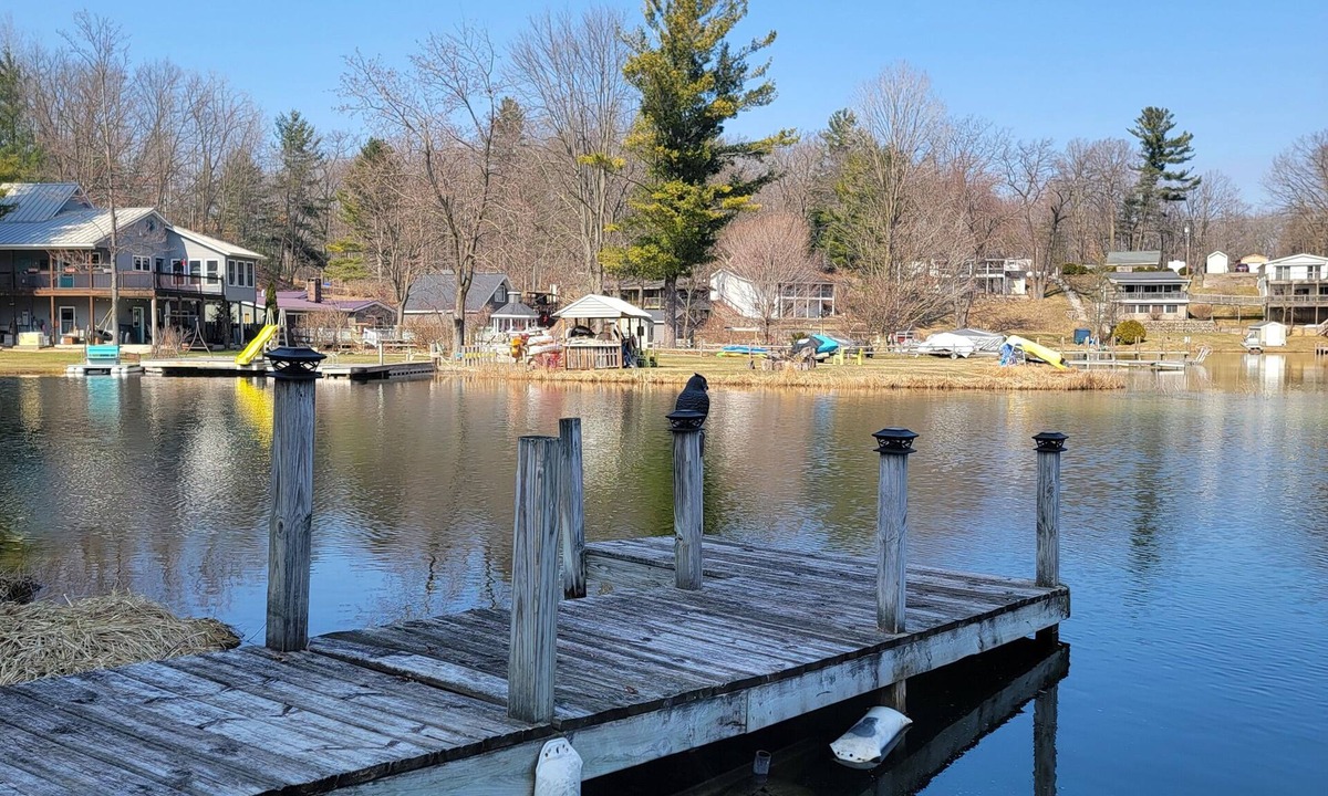 Smyrna House | Sunny Dock Rentals LLC- Tacoma Chain of Lakes-3 Lakes, wheelchair accessible