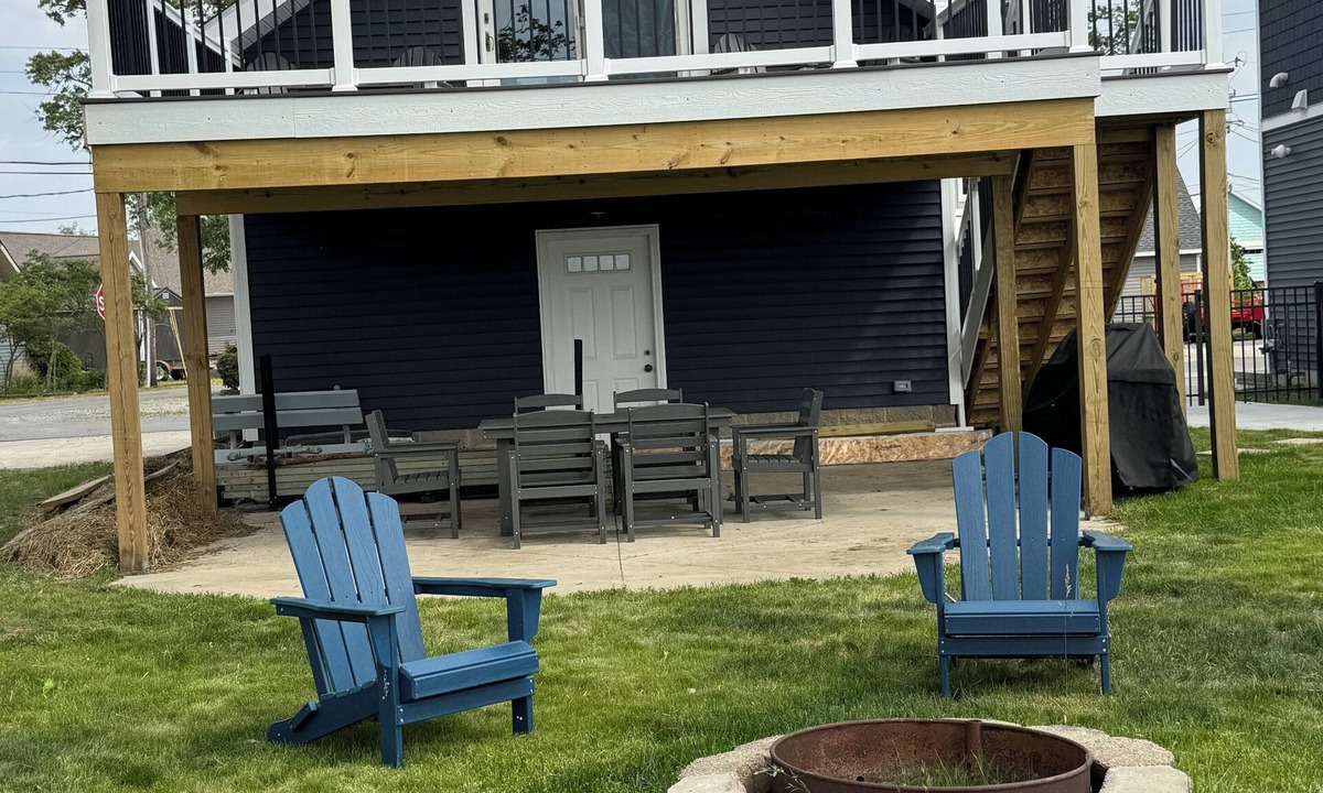 Russells Point House | SUNSET LOFT Waterfront retreat, boat lift, water toys, best sunsets on the lake!