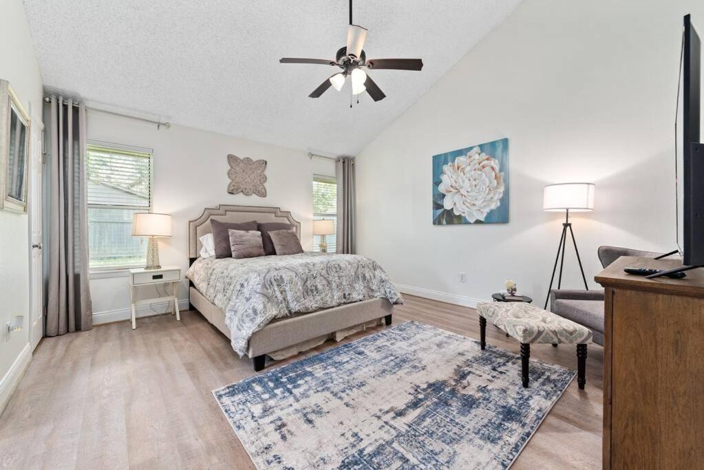 Katy Apartment | Super Cozy Entire House ABL Near Downtown - Book Now !