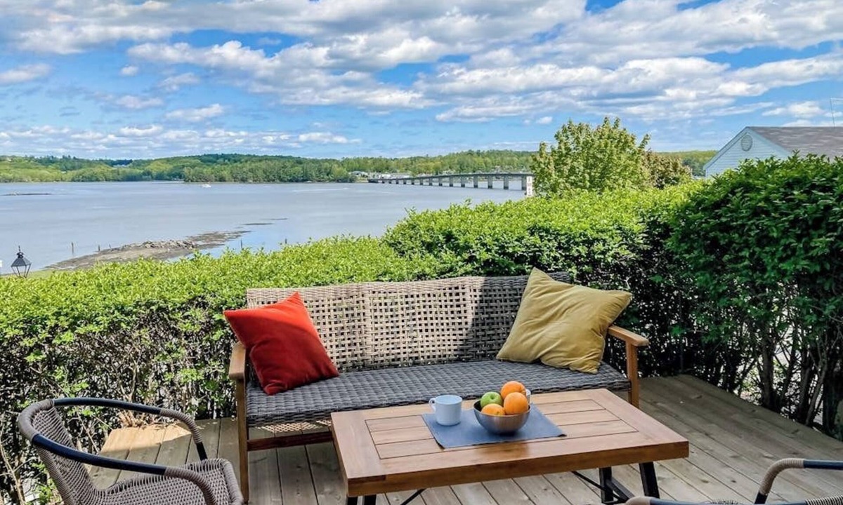 Wiscasset House | Sweeping Sheepscot River views in newly renovated 200 year old Wiscasset home