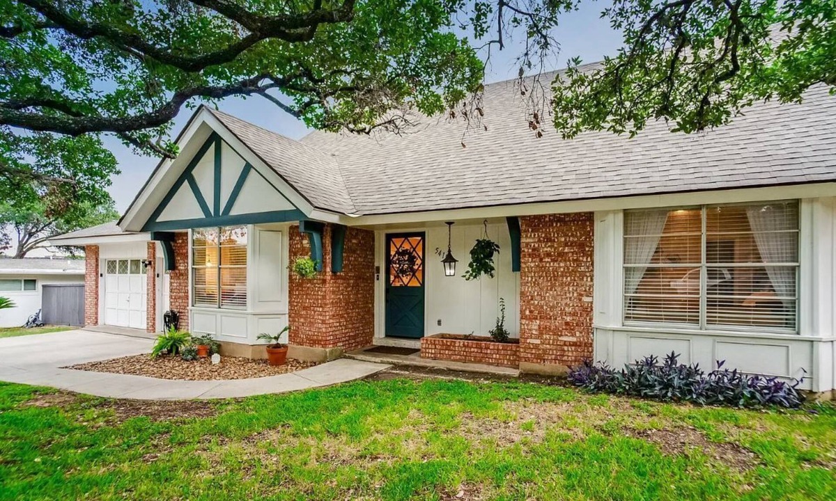 Vance Jackson House | TCH - Comfy 4bd/2.5ba home in San Antonio