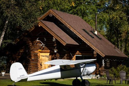 Talkeetna House | The Airstrip - Runway Cabin