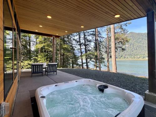 North Douglas House | The Alpenglow Waterfront Escape Private Hot Tub