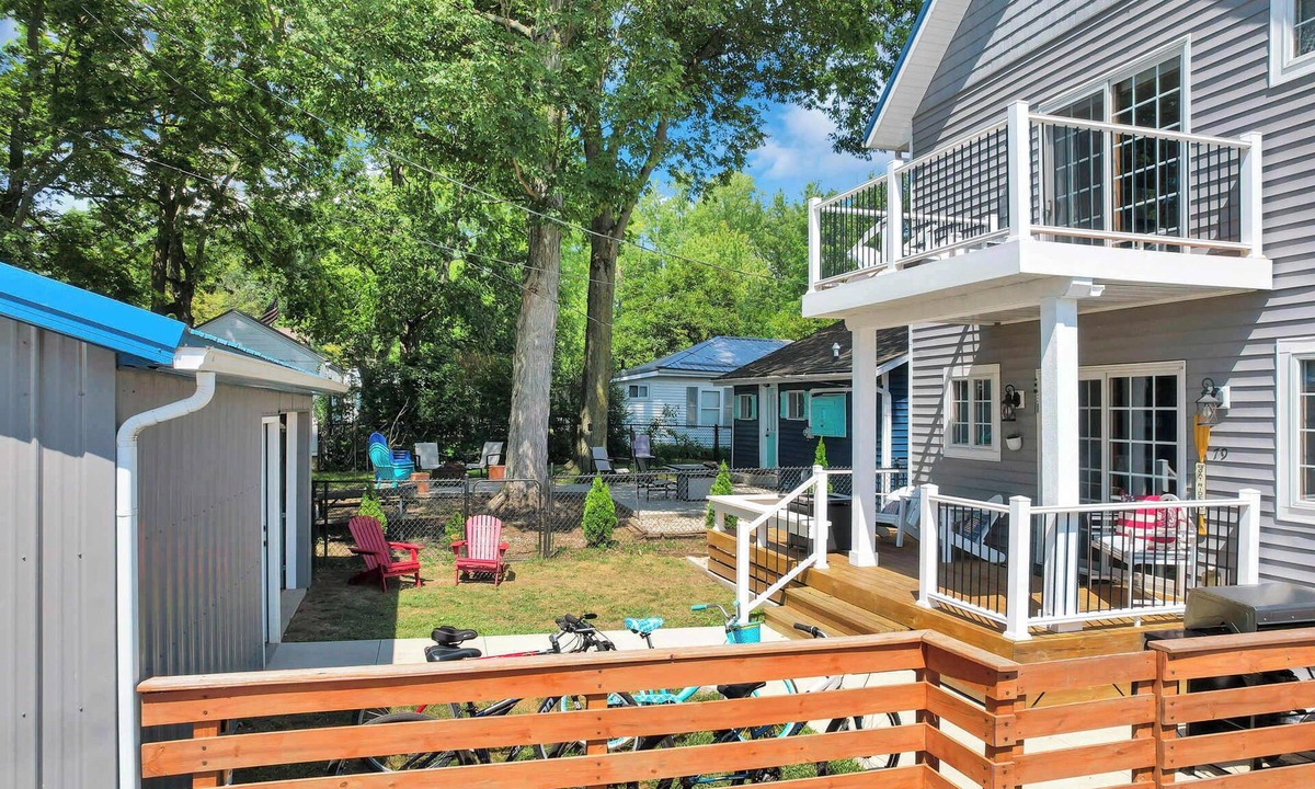 Buckeye Lake House | The Beacon|Water Views|Hot Tub|Free Bikes