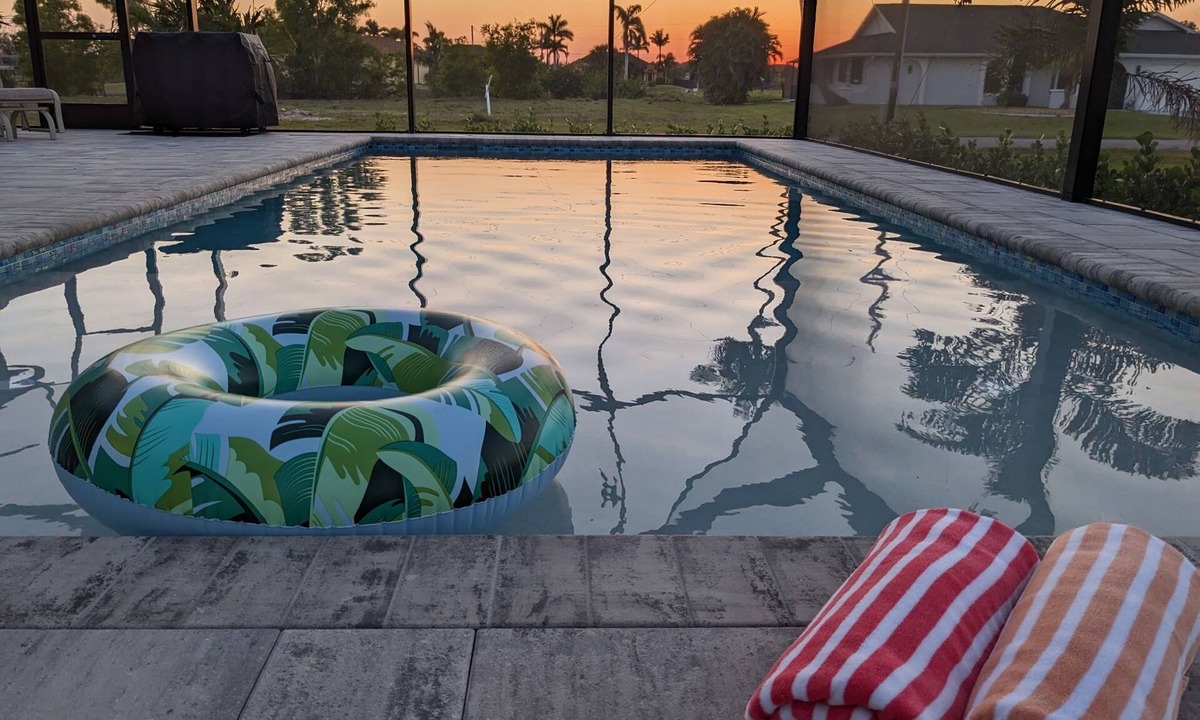 Burnt Store House | The Cape Escape - New Heated Saltwater Pool. Just 10 minutes from Matlacha.