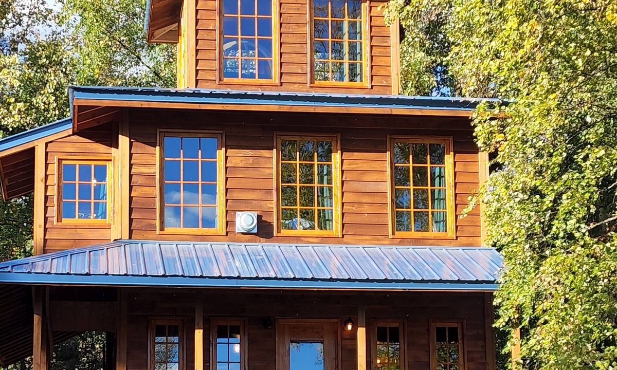 Palmer Cabin | The Eagle's Nest Treehouse Cabin
