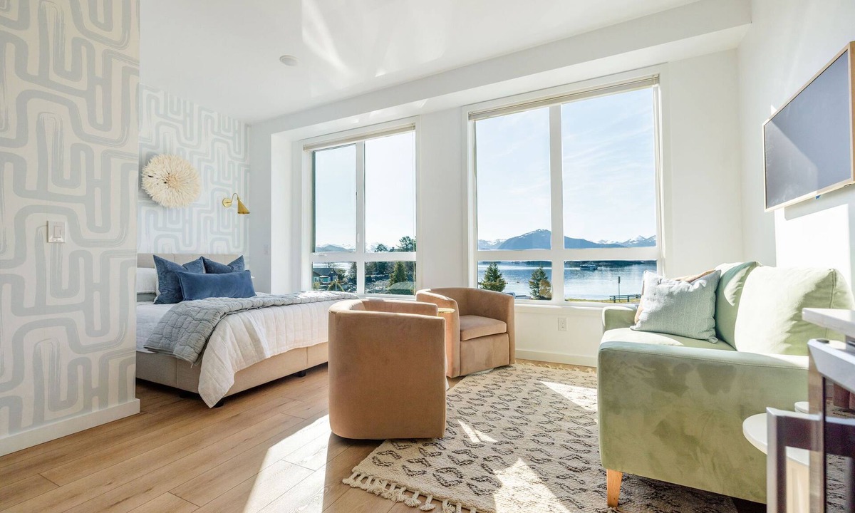 Sitka Apartment | The Georgie Studio/1Bath Located in the heart of Downtown