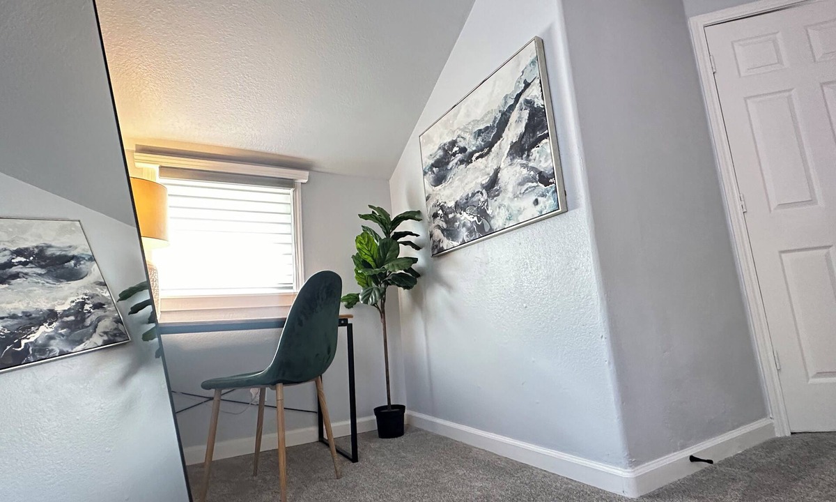 Modesto House | The Oasis - Your Luxury 2BR/1.5BA Home in Downtown Modesto