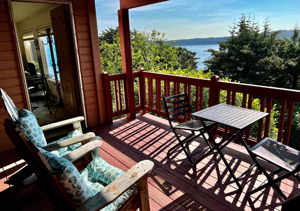 Kodiak Apartment | The Peregrine Suite - Comfort and Luxury in the Heart of Kodiak
