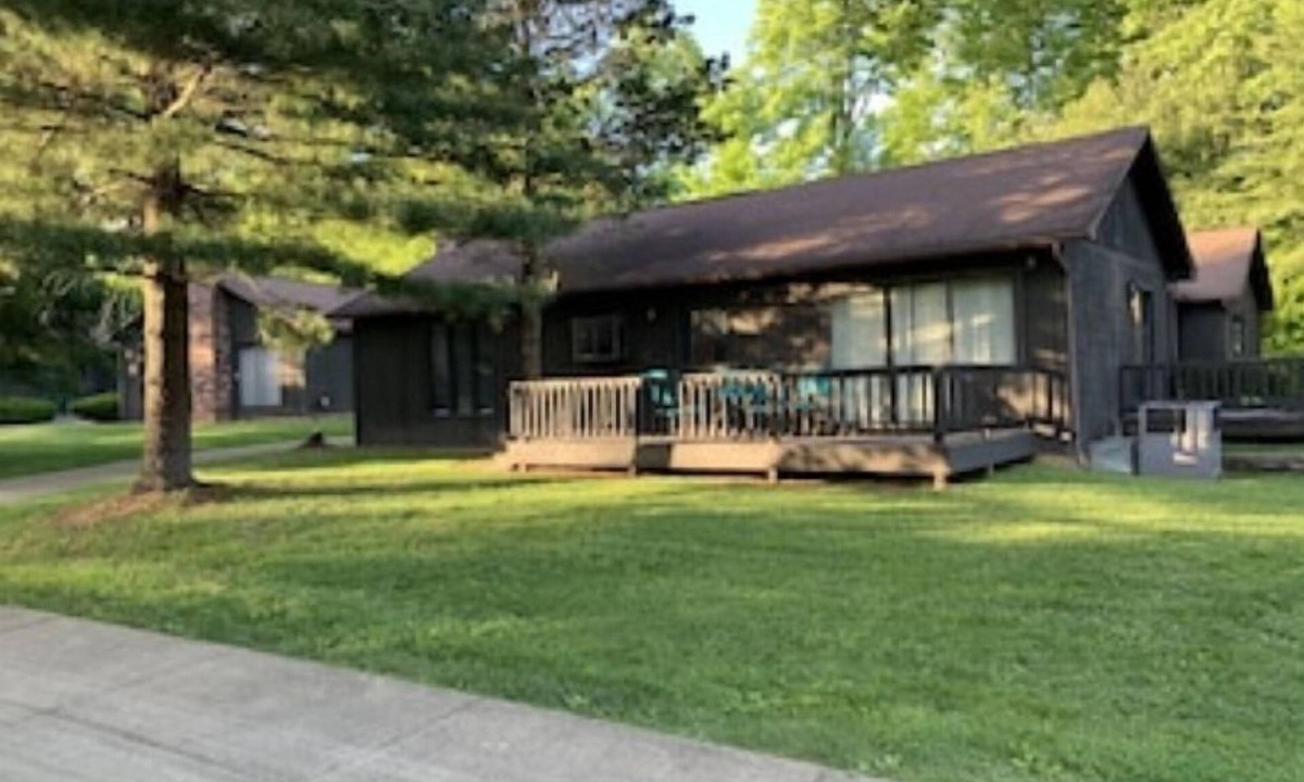 Apple Valley Condo | The Pines of Apple Valley. 31 Beautiful Vacation Cabins.