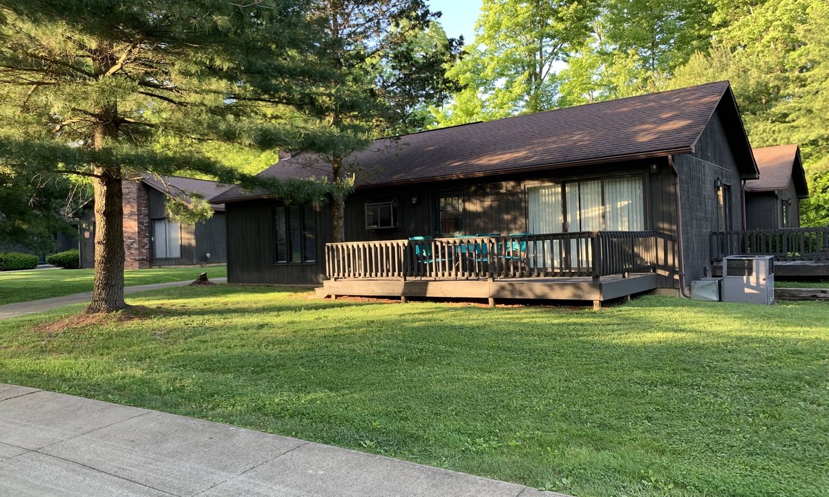 Apple Valley Condo | The Pines of Apple Valley. 31 Beautiful Vacation Cabins.