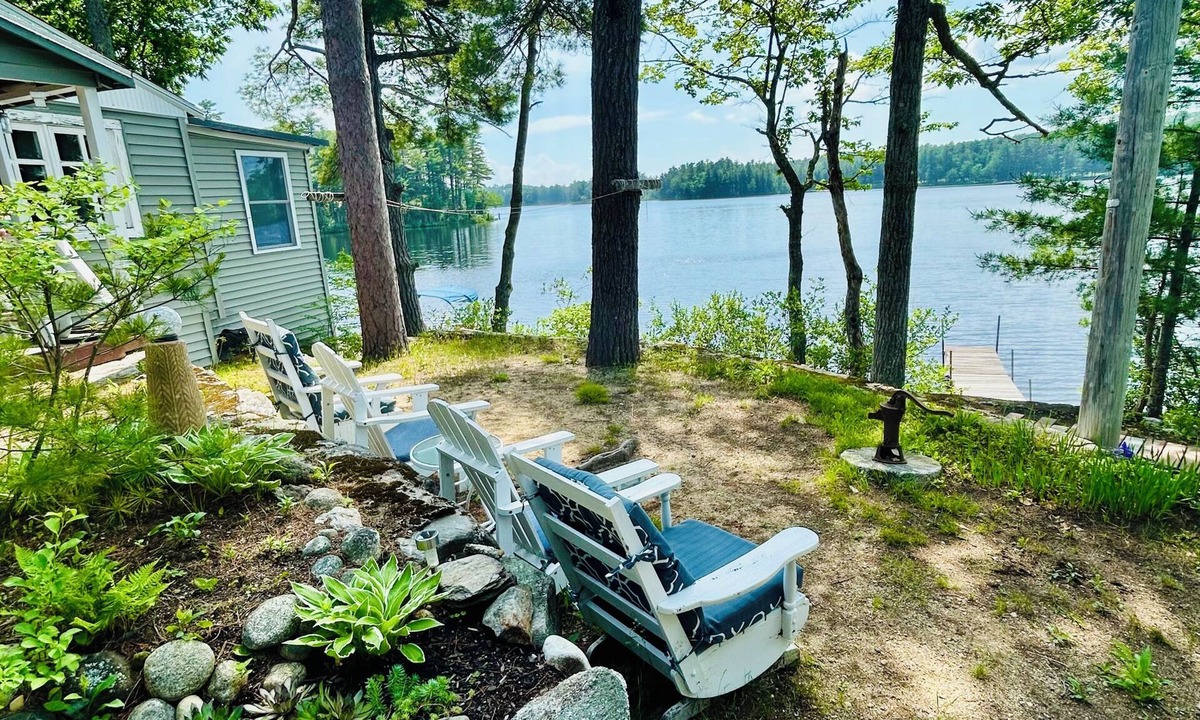 New Gloucester House | The Point - A tranquil Lakefront 2-bedroom cottage-style home on Sabbathday Lake