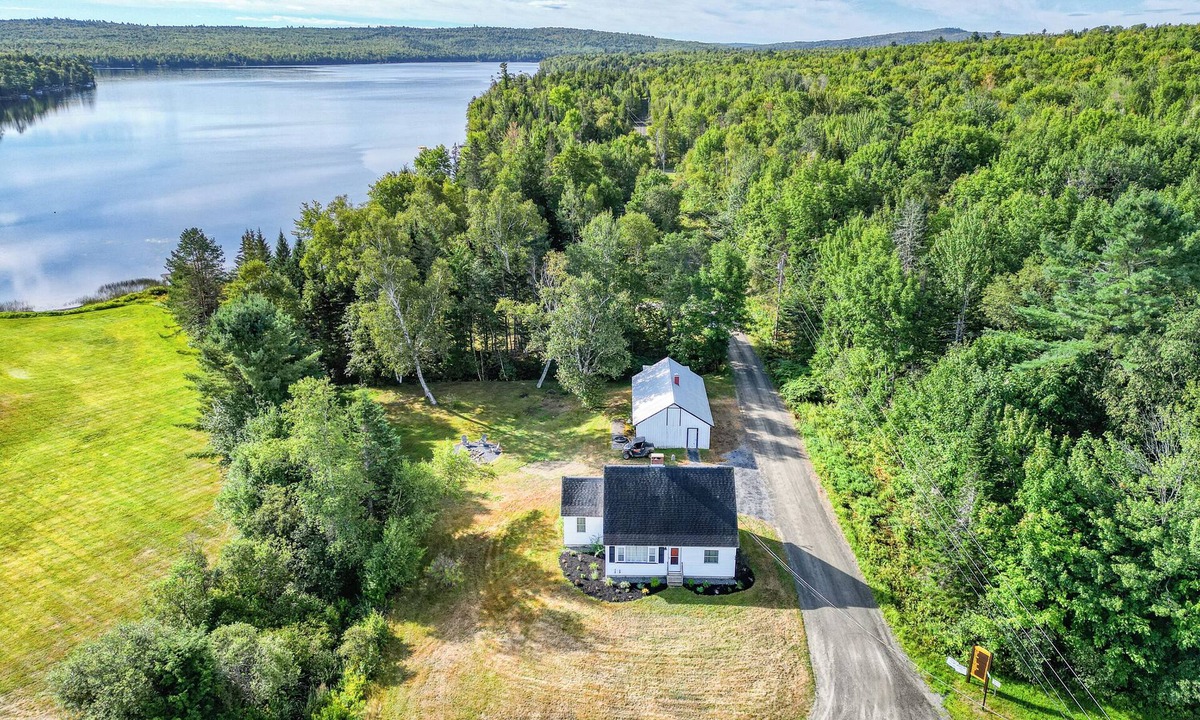 Abbot House | The Quiet Piper near Piper Pond, Trails, Stone Fireplace + Modern Amenities!