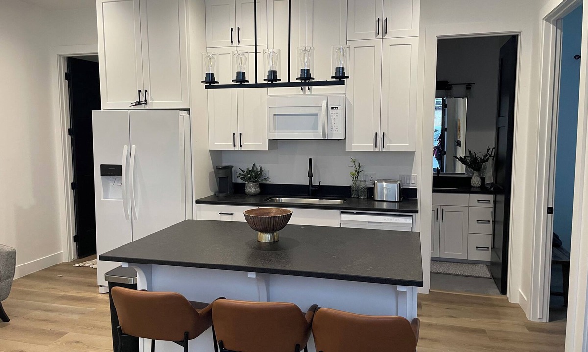 Monroe Apartment | The Shop on Main