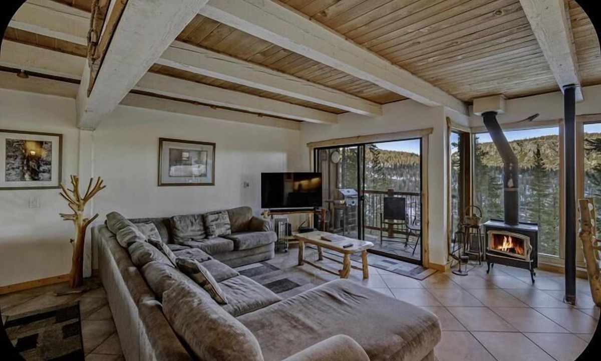 Mammoth Lakes Condo | Timber Ridge #45 - Updated, Ski in/Ski Out to Canyon Lodge