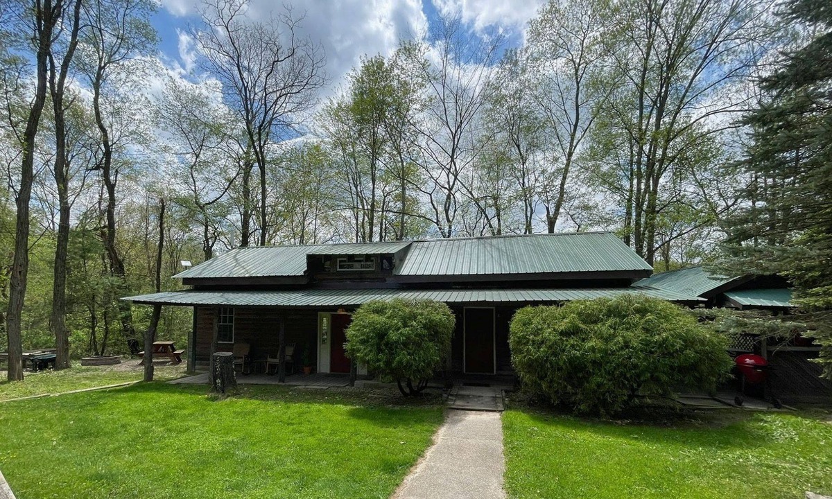 Old Washington Cabin | Timberline Cabins - The Birmingham Cabin, WiFi, Pets, Hot Tub, Fireplace