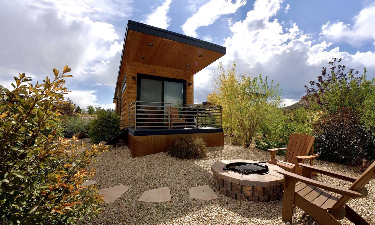 Escalante House | Tiny Home Near Bryce Canyon w/Fire Pit Views