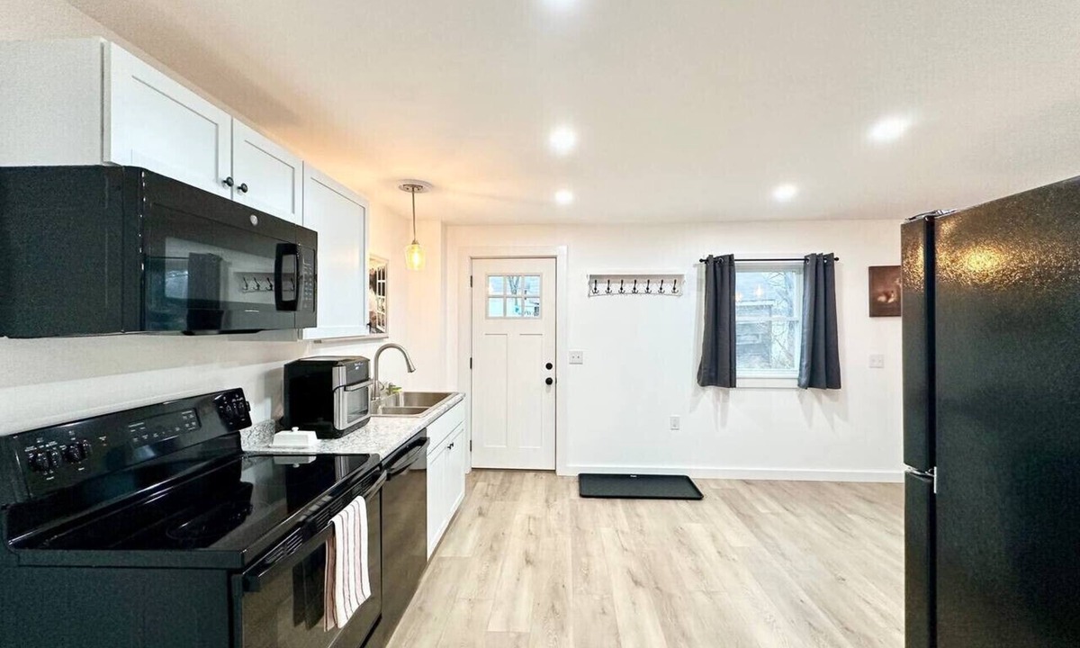 Dover-Foxcroft Apartment | Trail - Apartment in Downtown