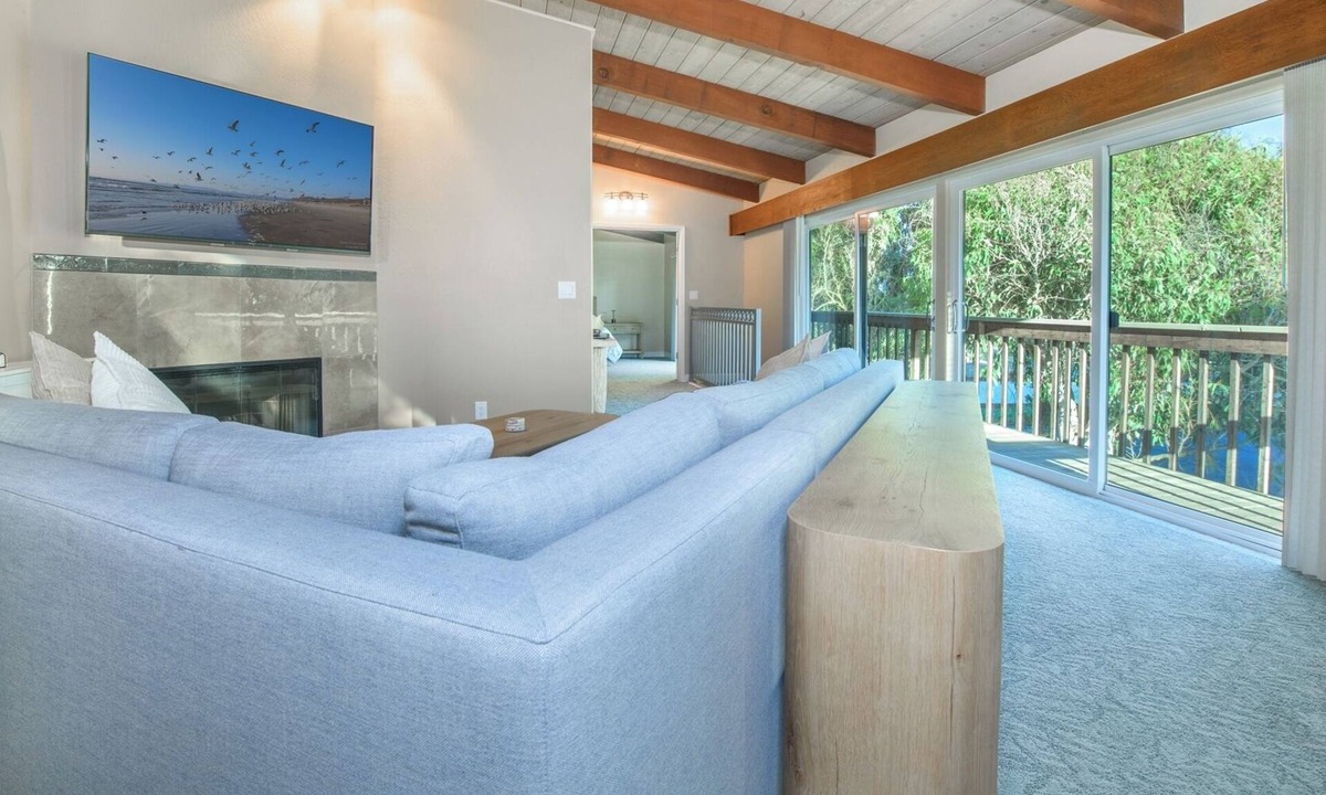 Watsonville House | Tranquil Modern 4-bedroom Beach House with WiFi in Santa Cruz County