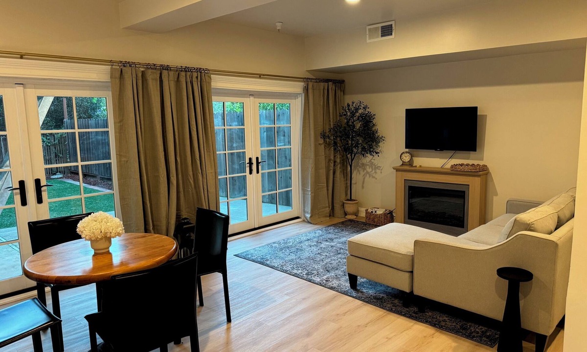 Cow Hollow Apartment | Tranquil, Spacious Studio in Coveted Cow Hollow- Prime Location!
