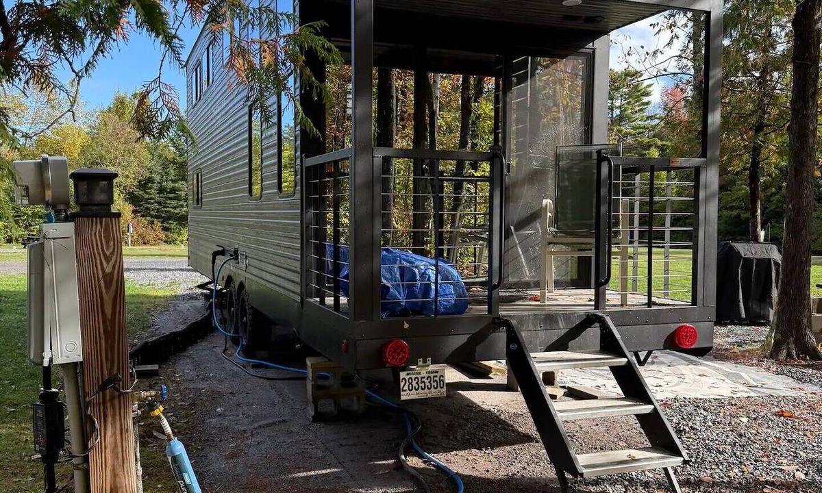 Palmyra RV Rental | Try Tiny Home Living in a tricked out RV!