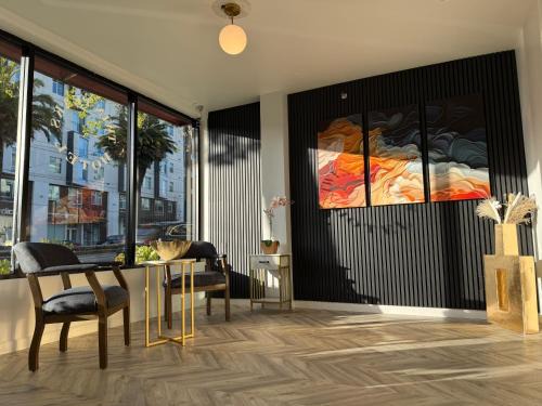 Duboce Triangle Hotel | Twin Peaks Hotel
