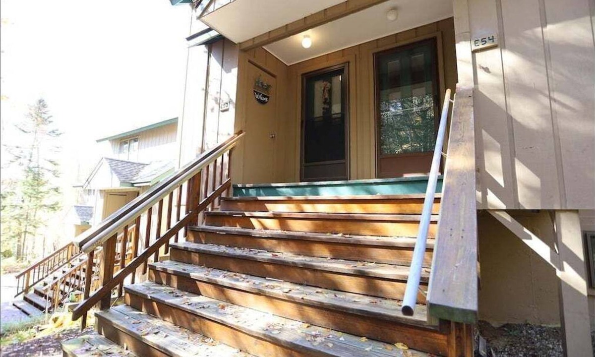Waterville Valley Condo | Updated Pet Friendly Windsor Hill Condo in WV