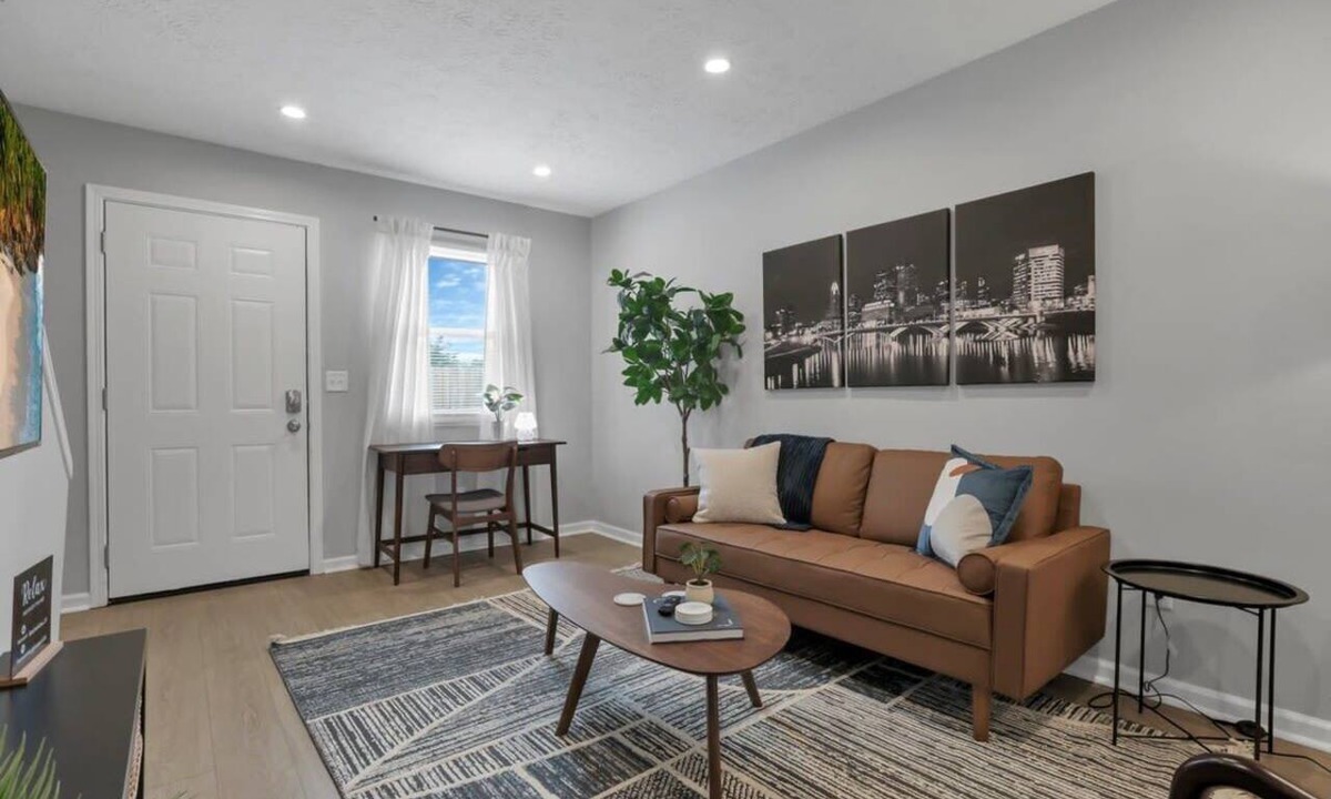Downtown Columbus Apartment | Urban Townhouse Near Downtown | 2BR + W/D