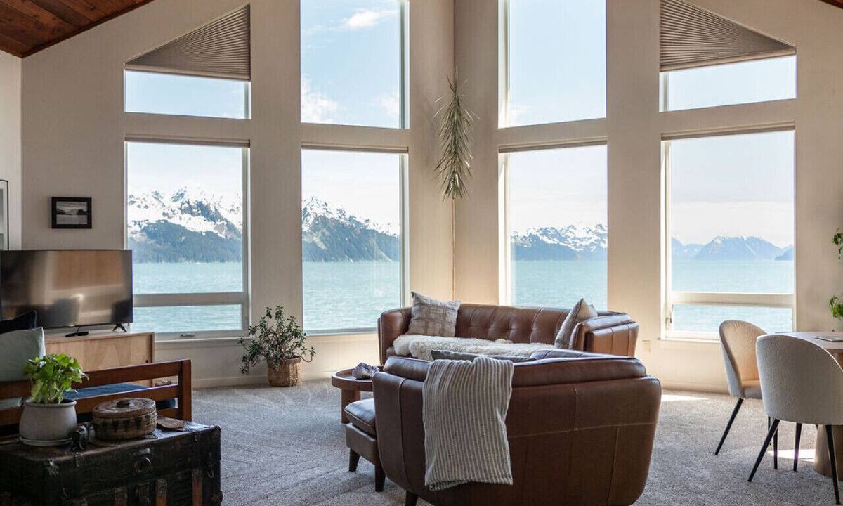 Lowell Point Villa | Vessel Beach House - Port, A Beachfront Oasis
